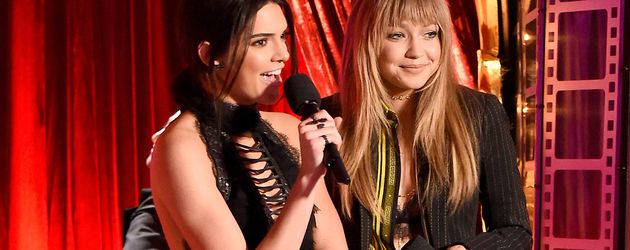 Kendall Jenner und Gigi Hadid bei den MTV Movie Awards 2016 Kendall Jenner und Gigi Hadid bei den MTV Movie Awards 2016