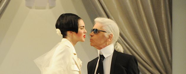 Kendall Jenner und Karl Lagerfeld Kendall Jenner und Karl Lagerfeld
