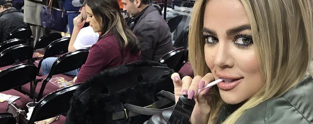 Khloe Kardashian bei einem Basketballspiel Khloe Kardashian bei einem Basketballspiel
