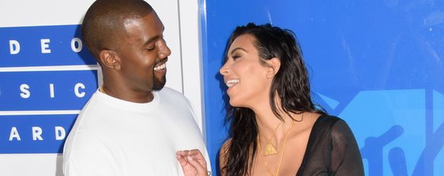 Kim Kardashian und Kanye West bei den VMAs 2016 Kim Kardashian und Kanye West bei den VMAs 2016