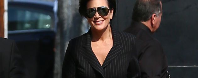 Kris Jenner vor den Live-Studios von Jimmy Kimmel in Los Angeles Kris Jenner vor den Live-Studios von Jimmy Kimmel in Los Angeles