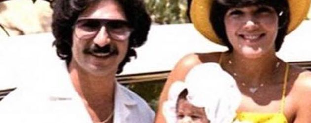 Kris Jenner, Robert Kardashian und Baby Kourtney Kardashian Kris Jenner, Robert Kardashian und Baby Kourtney Kardashian