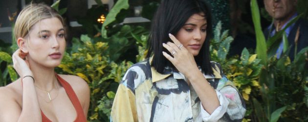 Kylie Jenner und Hailey Baldwin Kylie Jenner und Hailey Baldwin