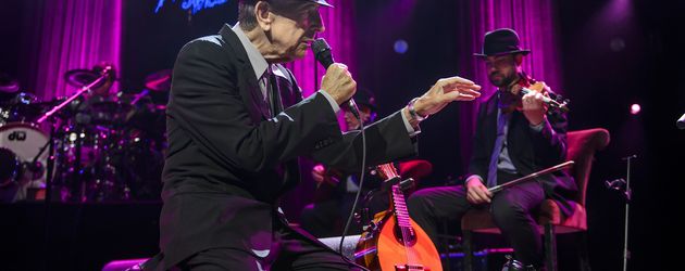 Folk-Rocker Leonard Cohen Folk-Rocker Leonard Cohen