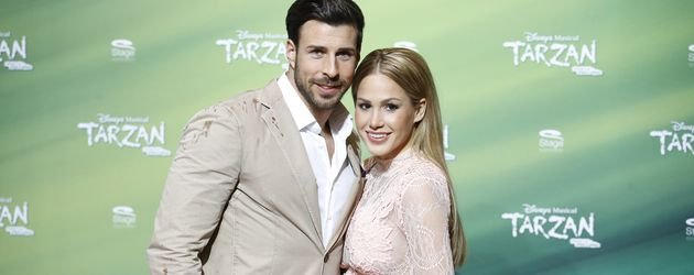 Leonard Freier und Angelina Heger auf der Premiere des Disney-Musicals "Tarzan" Leonard Freier und Angelina Heger auf der Premiere des Disney-Musicals "Tarzan"