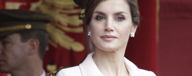 Letizia von Spanien im roséfarbenen Kleid Letizia von Spanien im roséfarbenen Kleid
