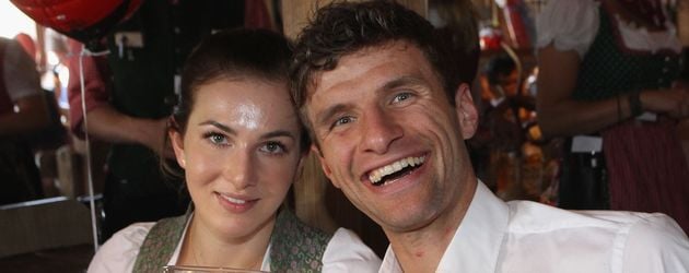 Lisa und Thomas Müller beim Oktoberfest 2015 Lisa und Thomas Müller beim Oktoberfest 2015