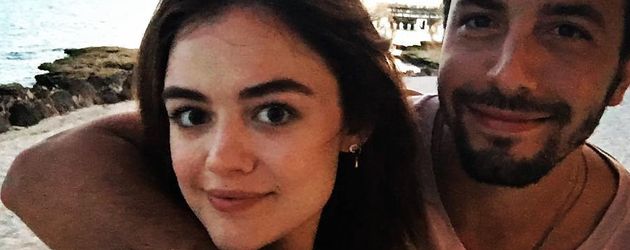 Lucy Hale und Anthony Kalabretta am Meer Lucy Hale und Anthony Kalabretta am Meer