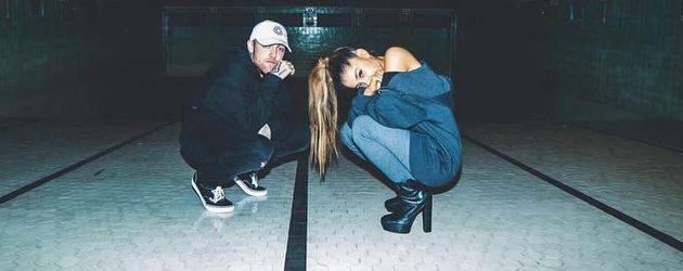 Mac Miller und Ariana Grande, kurz nach Bekanntwerden ihrer Beziehung im Oktober 2016 Mac Miller und Ariana Grande, kurz nach Bekanntwerden ihrer Beziehung im Oktober 2016