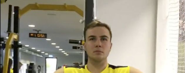 Mario Götze macht die "Mannequin-Challenge" Mario Götze macht die "Mannequin-Challenge"