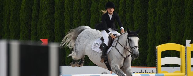 Mary-Kate Olsen bei einem Reitturnier in den Hamptons Mary-Kate Olsen bei einem Reitturnier in den Hamptons
