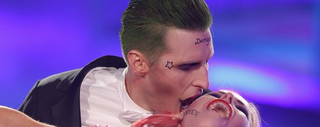 Maximilian Arland und Sarah Latton in der siebten "Let's Dance"-Folge Maximilian Arland und Sarah Latton in der siebten "Let's Dance"-Folge