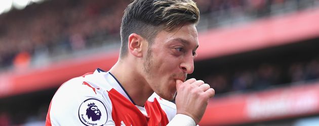 Mesut Özil im Trikot von Arsenal London Mesut Özil im Trikot von Arsenal London