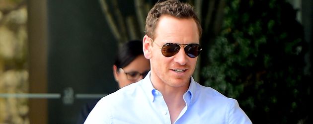 Michael Fassbender und Alicia Vikander mit Fans in New York Michael Fassbender und Alicia Vikander mit Fans in New York