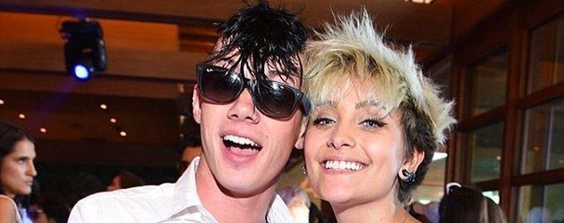 Michael Snoddy und Paris Jackson bei einer Party in Malibu Michael Snoddy und Paris Jackson bei einer Party in Malibu