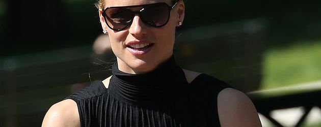 Michelle Hunziker mit Tochter Celeste im Park in Italien Michelle Hunziker mit Tochter Celeste im Park in Italien