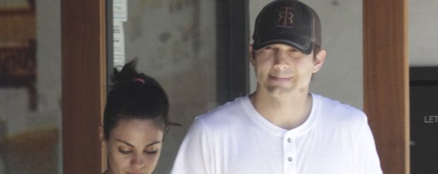 MIla Kunis und Ashton Kutcher unterwegs in Hollywood MIla Kunis und Ashton Kutcher unterwegs in Hollywood