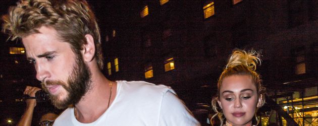 Miley Cyrus und Liam Hemsworth beim Verlassen des New Yorker "Crosby Hotels" Miley Cyrus und Liam Hemsworth beim Verlassen des New Yorker "Crosby Hotels"