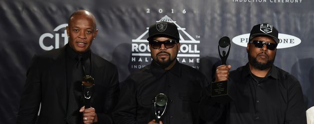 N.W.A.-Bandmitglieder: Dr. Dre, Ice Cube & MC Ren (v.l.) N.W.A.-Bandmitglieder: Dr. Dre, Ice Cube & MC Ren (v.l.)