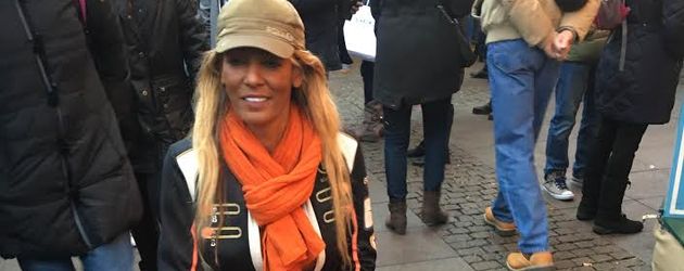 Nadja Abd el Farrag auf dem Weihnachtsmarkt in Hamburg Nadja Abd el Farrag auf dem Weihnachtsmarkt in Hamburg