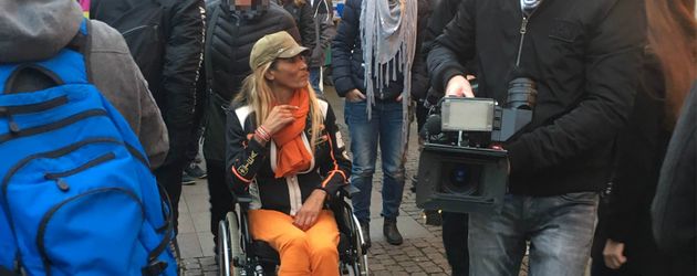 Nadja Abd El Farrag auf einem Weihnachtsmarkt in Hamburg Nadja Abd El Farrag auf einem Weihnachtsmarkt in Hamburg