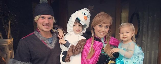 Nick, Camden, Brooklyn und Vanessa Lachey (v.l.) an Halloween Nick, Camden, Brooklyn und Vanessa Lachey (v.l.) an Halloween