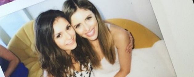 Nina Dobrev und Kayla Ewell Nina Dobrev und Kayla Ewell