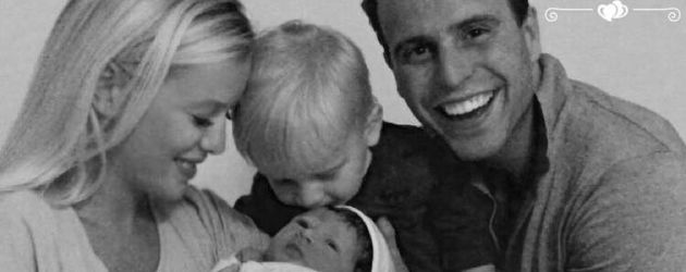 Oksana Kolenitchenko mit ihrem Mann, ihrem Sohn und ihrer neugeborenen Tochter Oksana Kolenitchenko mit ihrem Mann, ihrem Sohn und ihrer neugeborenen Tochter