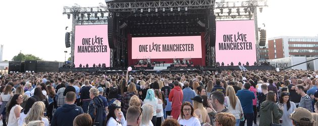 Fans beim "One Love Manchester"-Konzert Fans beim "One Love Manchester"-Konzert
