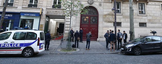 Polizei vor Kim Kardashians Appartement in Paris Polizei vor Kim Kardashians Appartement in Paris
