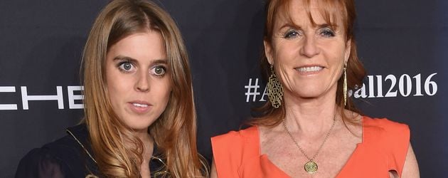 Prinzessin Beatrice und Sarah Ferguson beim Angel Ball 2016 in New York Prinzessin Beatrice und Sarah Ferguson beim Angel Ball 2016 in New York