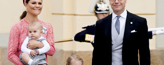 Prinzessin Victoria mit Sohn Prinz Oscar, Ehemann Prinz Daniel und Tochter Prinzessin Estelle Prinzessin Victoria mit Sohn Prinz Oscar, Ehemann Prinz Daniel und Tochter Prinzessin Estelle
