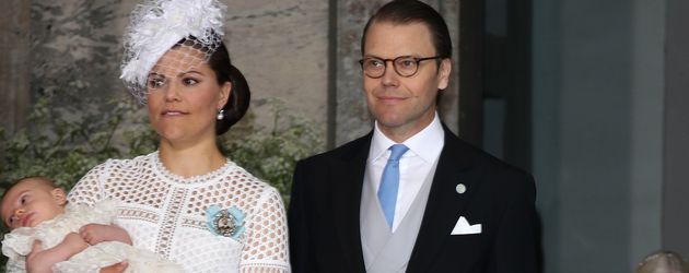 Prinzessin Victoria und ihre Familie an Oscars Taufe Prinzessin Victoria und ihre Familie an Oscars Taufe