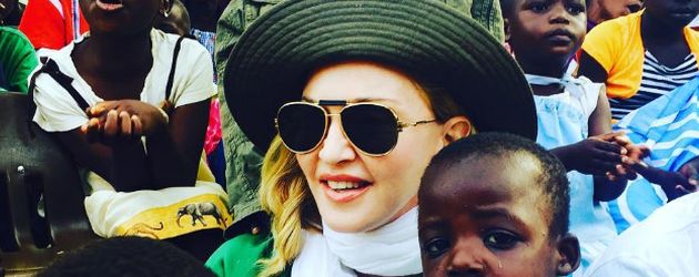 Queen of Pop Madonna besucht ein Waisenhaus in Malawi Queen of Pop Madonna besucht ein Waisenhaus in Malawi