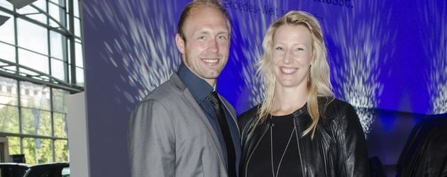 Robert Harting und Julia Fischer bei einer Autopräsentation in Berlin Robert Harting und Julia Fischer bei einer Autopräsentation in Berlin