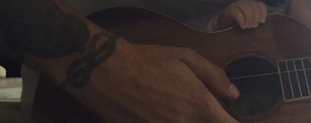 Sänger Louis Tomlinson mit seinem Sohn Sänger Louis Tomlinson mit seinem Sohn