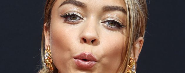 Sarah Hyland wirft einen Kuss Sarah Hyland wirft einen Kuss