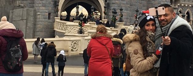Sarah Lombardi und Michal T. im Disneyland Sarah Lombardi und Michal T. im Disneyland