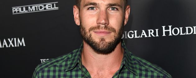 Austin Stowell Austin Stowell