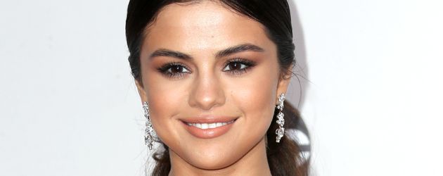 Selena Gomez im November 2016 bei den American Music Awards in Los Angeles Selena Gomez im November 2016 bei den American Music Awards in Los Angeles