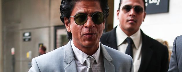 Shah Rukh Khan auf dem Weg ins BBC Studio in London Shah Rukh Khan auf dem Weg ins BBC Studio in London