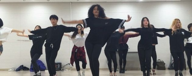 Shirlene Quigley im Tanzstudio Shirlene Quigley im Tanzstudio