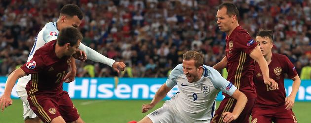 Spieler im Match Russland gegen England Spieler im Match Russland gegen England