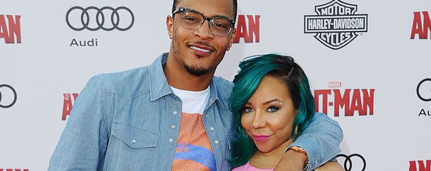 Rapper T.I. mit Tameka 'Tiny' Harris auf einer Filmpremiere Rapper T.I. mit Tameka 'Tiny' Harris auf einer Filmpremiere