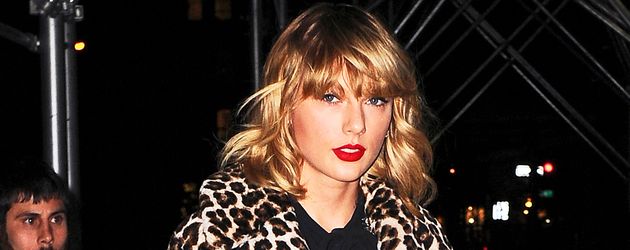 Taylor Swift im November 2016 auf dm Weg zur ihrem Appartement in New York Taylor Swift im November 2016 auf dm Weg zur ihrem Appartement in New York