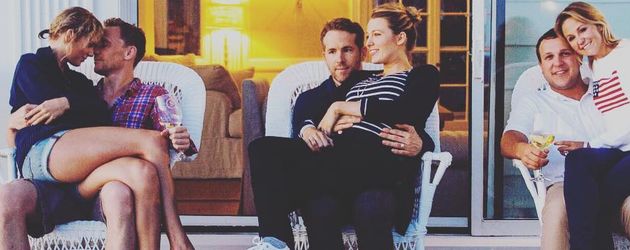 Taylor Swift, Tom Hiddleston, Blake Lively und Ryan Reynolds am Unabhängigkeitstag 2016 Taylor Swift, Tom Hiddleston, Blake Lively und Ryan Reynolds am Unabhängigkeitstag 2016
