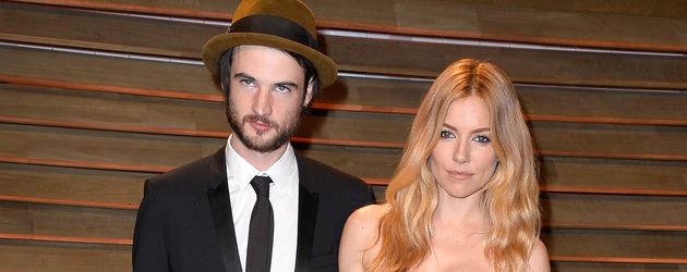 Tom Sturridge und Sienna Miller bei der Vanity Fair Oscar Party 2014 Tom Sturridge und Sienna Miller bei der Vanity Fair Oscar Party 2014