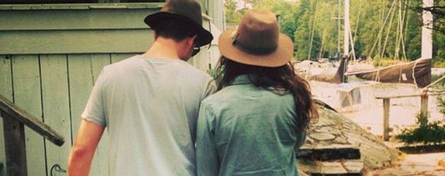 Troian Bellisario und Patrick J. Adams Troian Bellisario und Patrick J. Adams