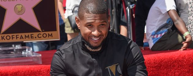 Usher mit seinem Stern auf dem Walk of Fame Usher mit seinem Stern auf dem Walk of Fame