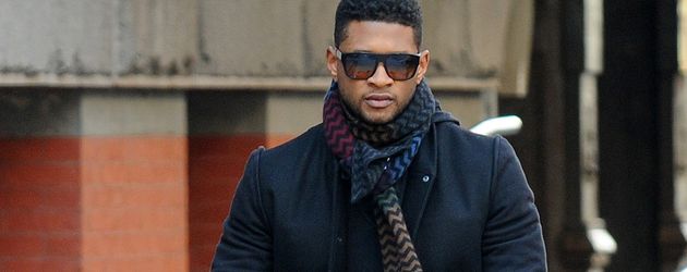 Usher mit seinen beiden Jungs in New York City (September 2012) Usher mit seinen beiden Jungs in New York City (September 2012)